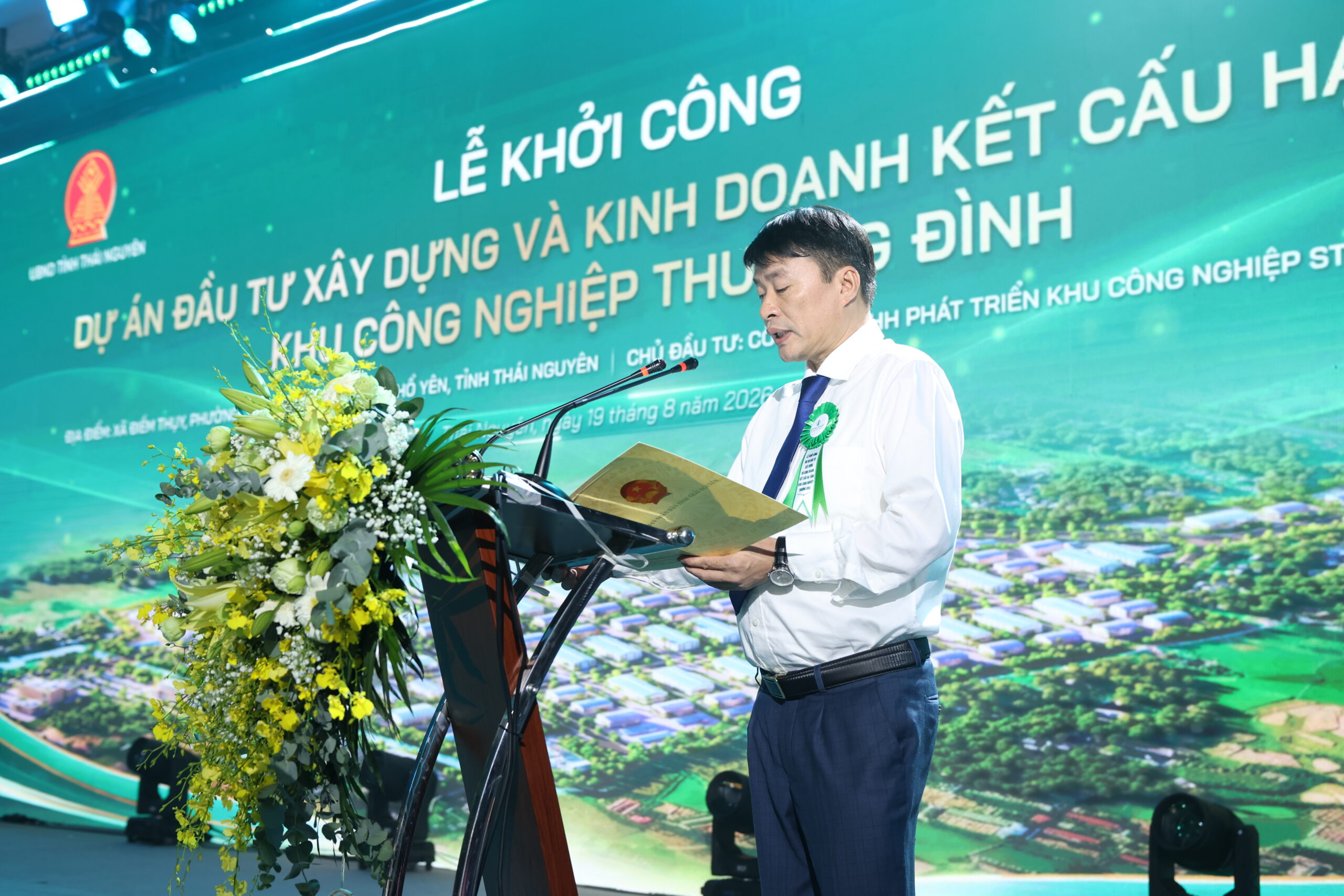 STAVIAN INDUSTRIAL PARK KHỞI CÔNG DỰ ÁN ĐẦU TƯ XÂY DỰNG VÀ KINH DOANH KẾT CẤU HẠ TẦNG KHU CÔNG NGHIỆP THƯỢNG ĐÌNH, TỈNH THÁI NGUYÊN 7 Mr. Tran Van Hau Member of the Provincial Party Committee Executive Committee and Vice Chairman of the Thai Nguyen Provincial Peoples Committee delivers remarks at the event scaled STAVIAN INDUSTRIAL PARK KHỞI CÔNG DỰ ÁN ĐẦU TƯ XÂY DỰNG VÀ KINH DOANH KẾT CẤU HẠ TẦNG KHU CÔNG NGHIỆP THƯỢNG ĐÌNH, TỈNH THÁI NGUYÊN