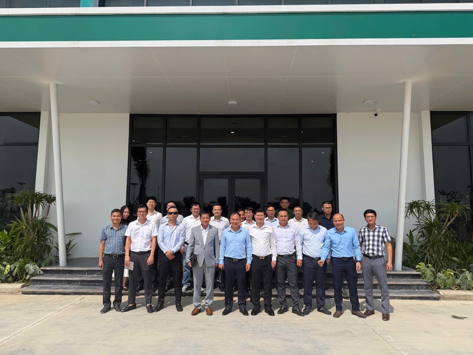 Stavian Industrial Park tổ chức Lễ nhập trạch Nhà điều hành Cụm công nghiệp Quán Đỏ, Ban lãnh đạo Tập đoàn thăm quan các dự án